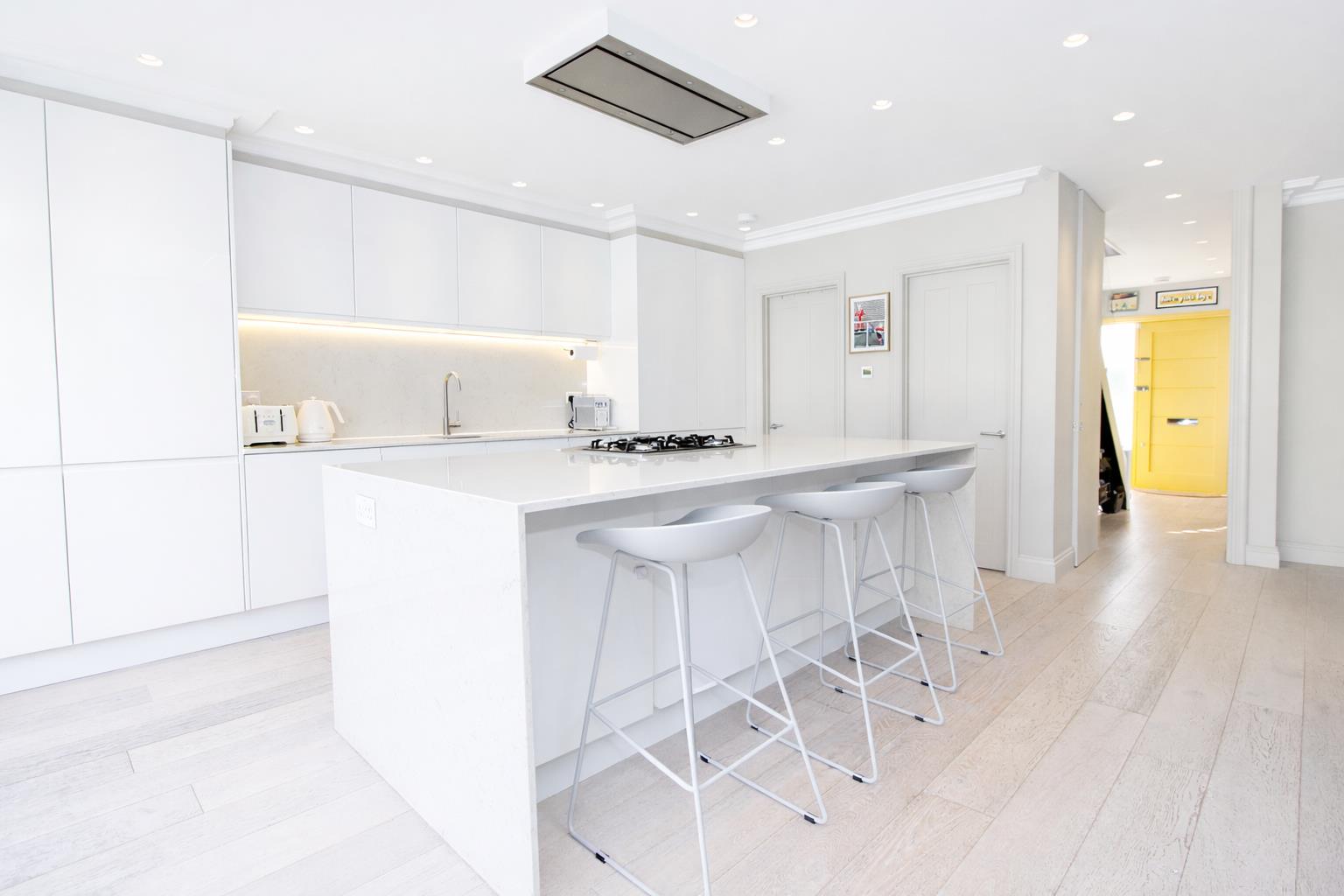 4 bed property in Gassiot Way, Sutton